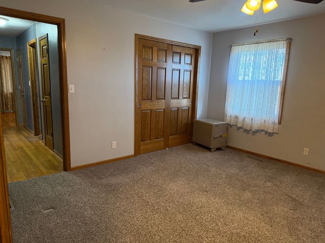 1167 432nd Avenue, Clinton, IA 52732