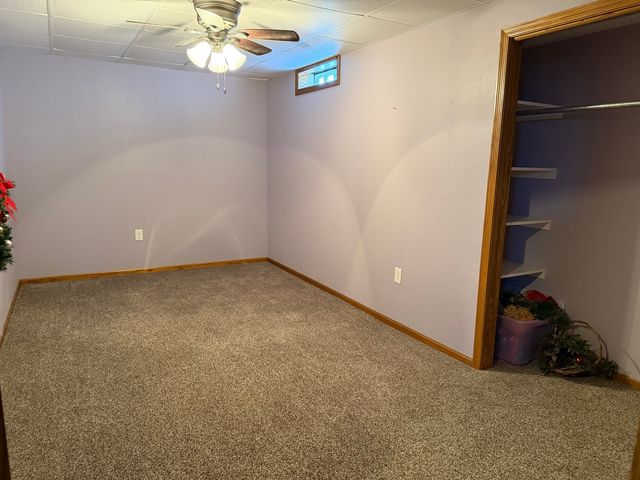 1167 432nd Avenue, Clinton, IA 52732