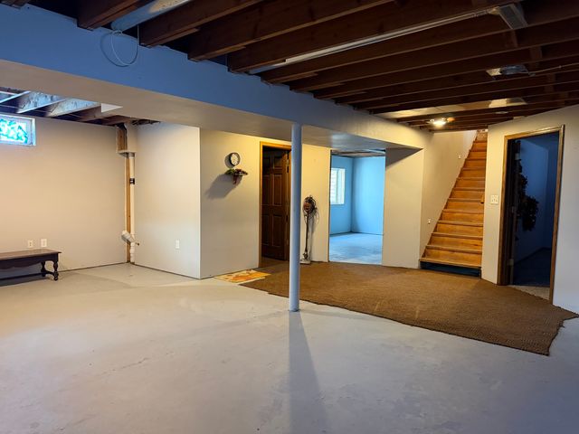 1167 432nd Avenue, Clinton, IA 52732