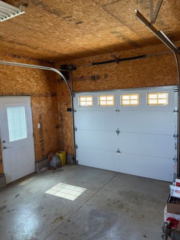 1167 432nd Avenue, Clinton, IA 52732