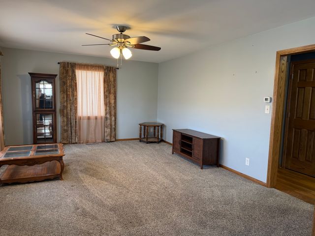 1167 432nd Avenue, Clinton, IA 52732