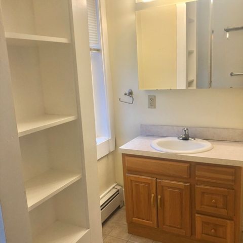 27 High Street 1, Clinton, MA 01510