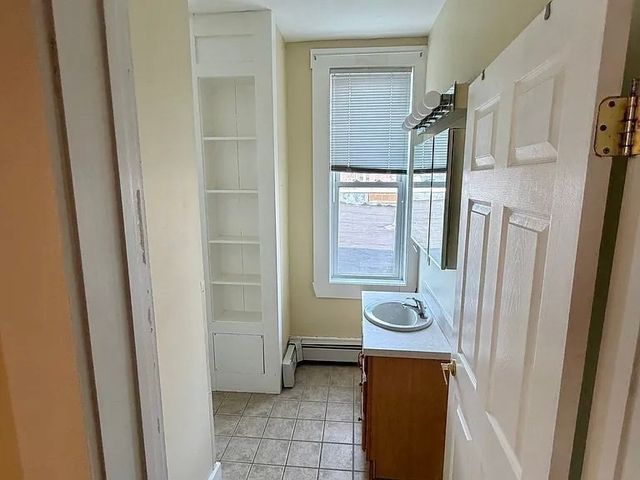 27 High Street 1, Clinton, MA 01510