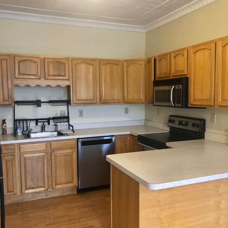 27 High Street 1, Clinton, MA 01510