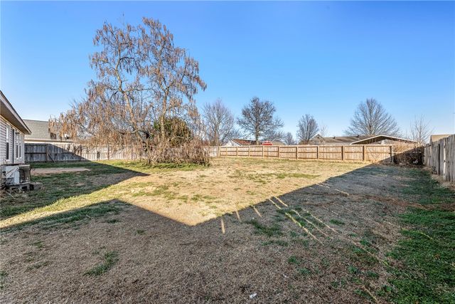 105 S Brandon Street, Lowell, AR 72745