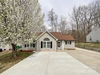 5610 Stone Bluff Court, Charlotte, NC 28214