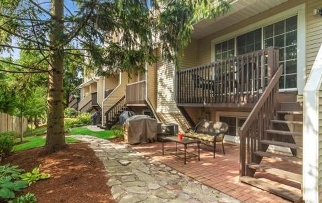 218 E Parallel Street 5A, Palatine, IL 60067