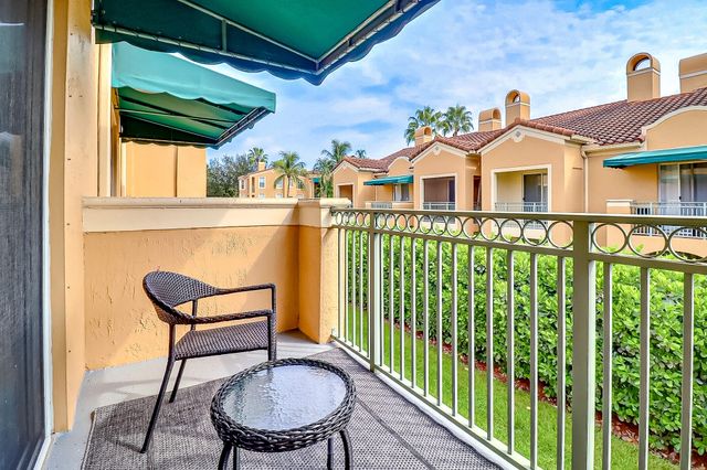 11781 St Andrews Place 107, Wellington, FL 33414
