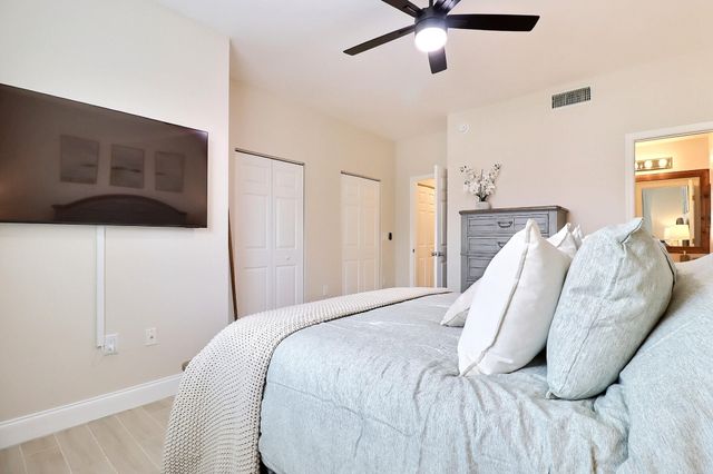 11781 St Andrews Place 107, Wellington, FL 33414