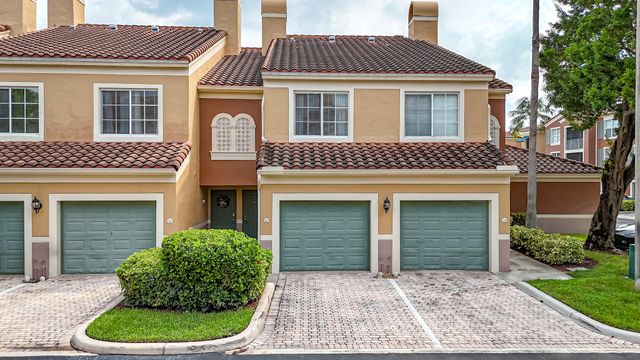 11781 St Andrews Place 107, Wellington, FL 33414