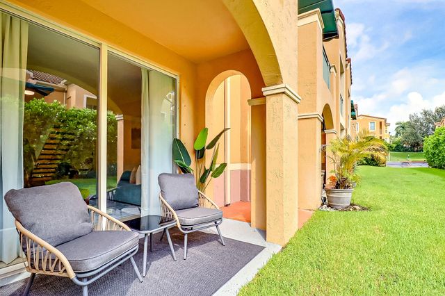 11781 St Andrews Place 107, Wellington, FL 33414