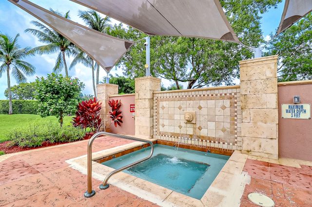 11781 St Andrews Place 107, Wellington, FL 33414