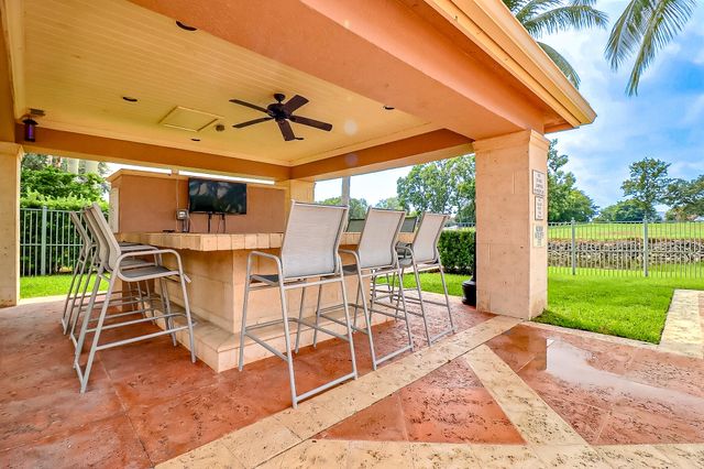 11781 St Andrews Place 107, Wellington, FL 33414