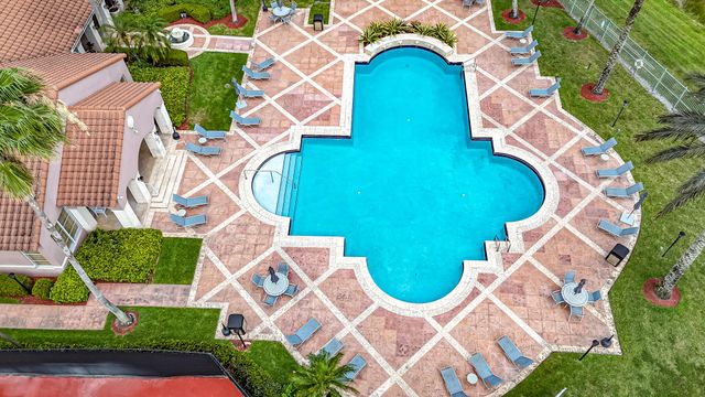 11781 St Andrews Place 107, Wellington, FL 33414
