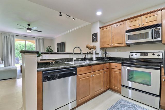 11781 St Andrews Place 107, Wellington, FL 33414