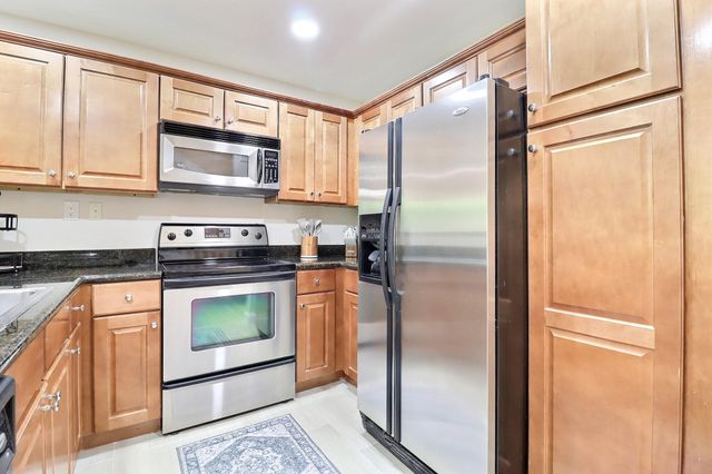 11781 St Andrews Place 107, Wellington, FL 33414