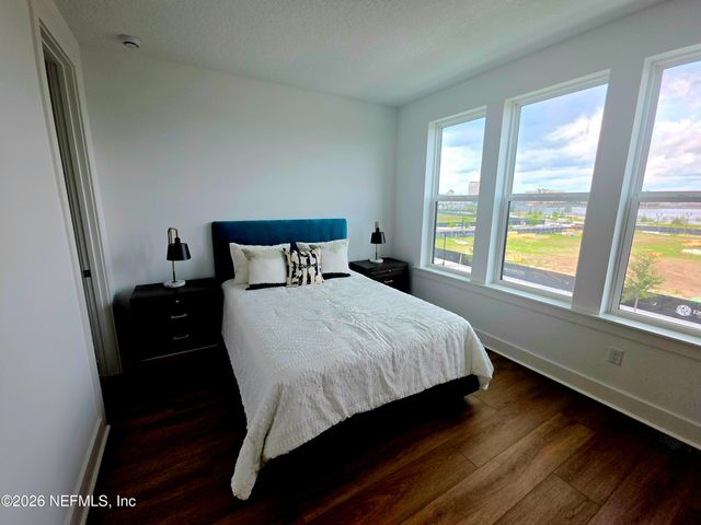 2018 PRUDENTIAL Drive, Jacksonville, FL 32207