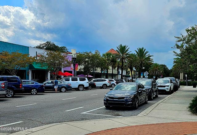 2018 PRUDENTIAL Drive, Jacksonville, FL 32207