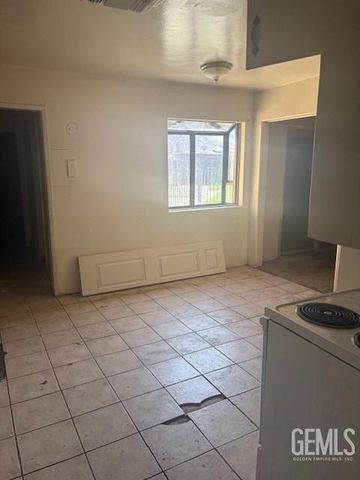 3700 Argent Street, Bakersfield, CA 93304