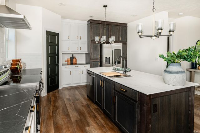 2521 S Banta Avenue, Bloomington, IN 47403