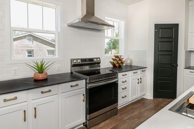 2521 S Banta Avenue, Bloomington, IN 47403