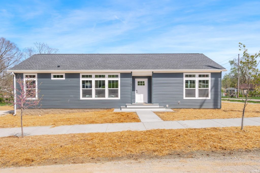 2521 S Banta Avenue, Bloomington, IN 47403