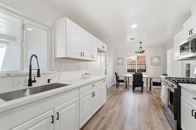 1626 Vicksburg St, Modesto, CA 95351