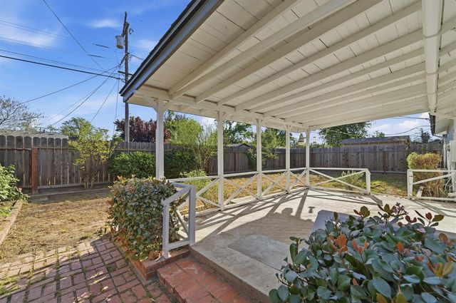 1626 Vicksburg St, Modesto, CA 95351