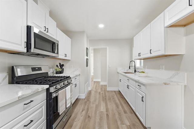 1626 Vicksburg St, Modesto, CA 95351