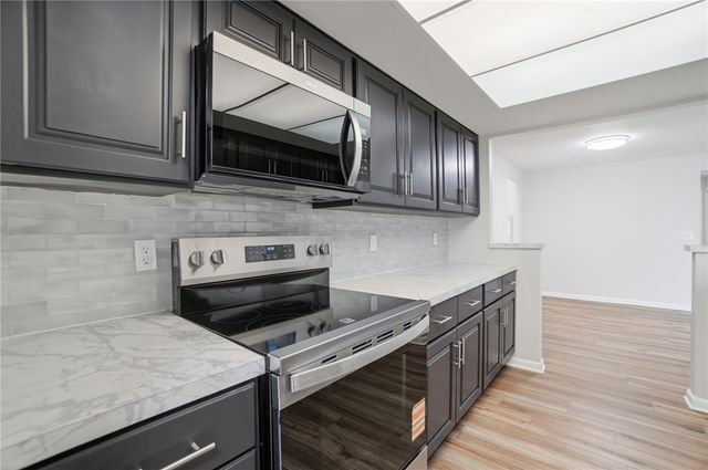 1337 Heatherdale Drive, Kettering, OH 45429