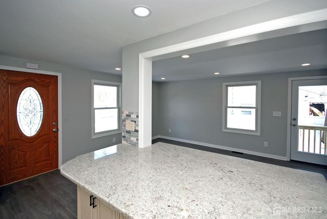 824 Drake Avenue, Middlesex, NJ 08846