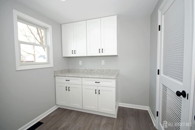 824 Drake Avenue, Middlesex, NJ 08846