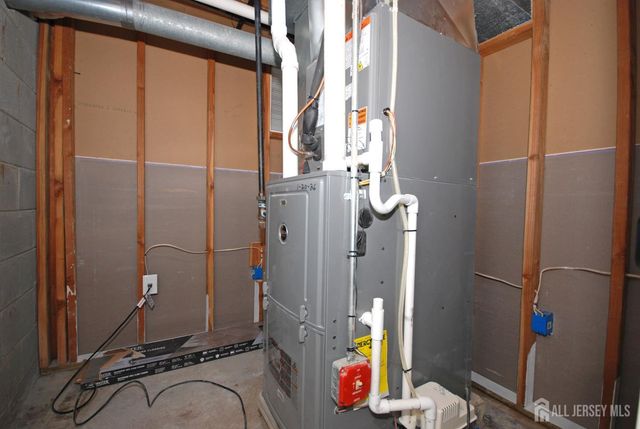 824 Drake Avenue, Middlesex, NJ 08846