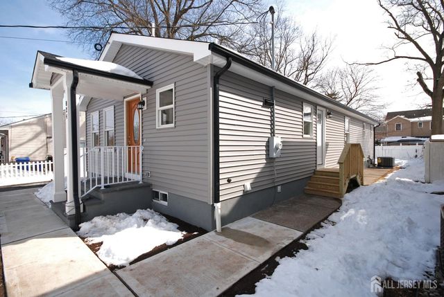 824 Drake Avenue, Middlesex, NJ 08846