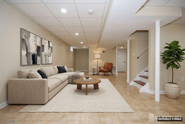 824 Drake Avenue, Middlesex, NJ 08846