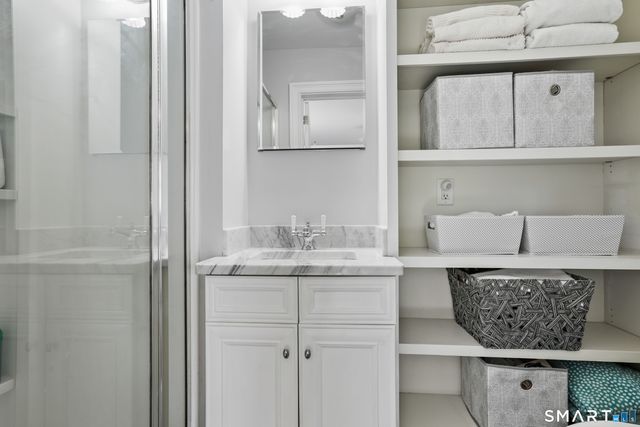 4 Apple Blossom Lane, Danbury, CT 06811