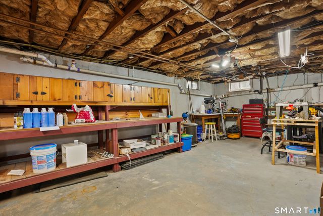 4 Apple Blossom Lane, Danbury, CT 06811