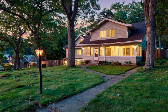 71 Fir Street, Mahtomedi, MN 55115