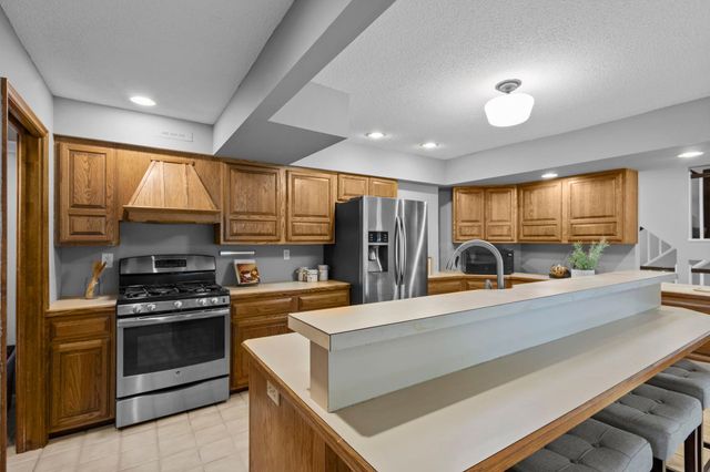 71 Fir Street, Mahtomedi, MN 55115