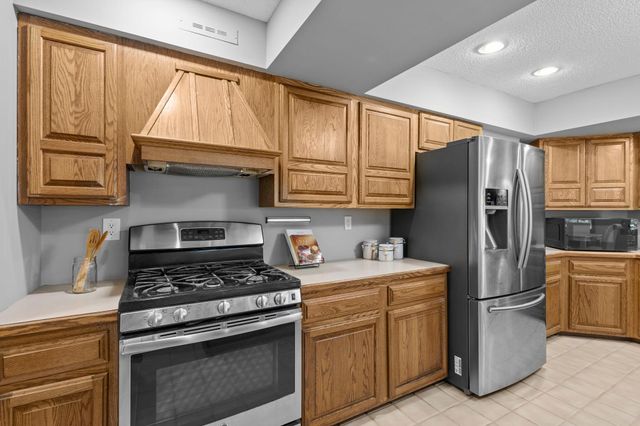 71 Fir Street, Mahtomedi, MN 55115