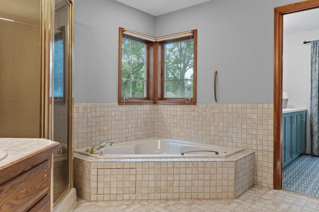 71 Fir Street, Mahtomedi, MN 55115