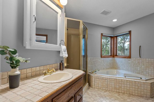 71 Fir Street, Mahtomedi, MN 55115