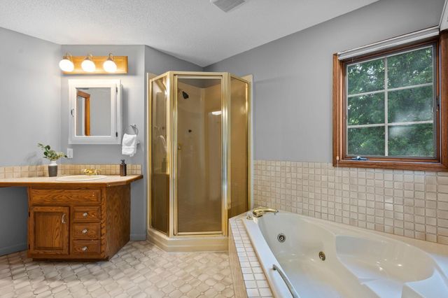 71 Fir Street, Mahtomedi, MN 55115
