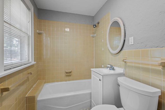 71 Fir Street, Mahtomedi, MN 55115