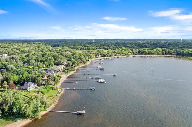 71 Fir Street, Mahtomedi, MN 55115