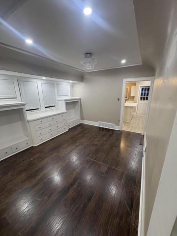 2831 N 46th STREET, Milwaukee, WI 53210