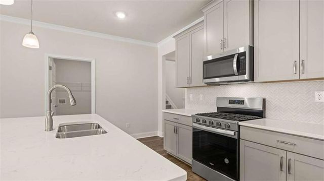 219 Parnassus Avenue, Locust Grove, GA 30248