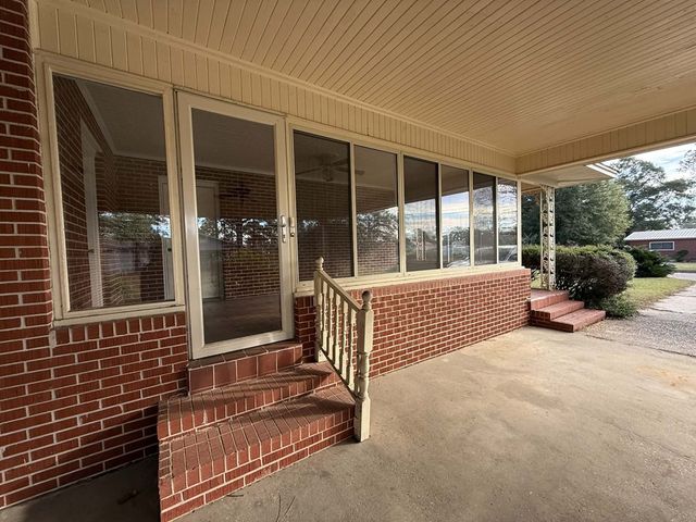 604 W Camelia Street, Geneva, AL 36340