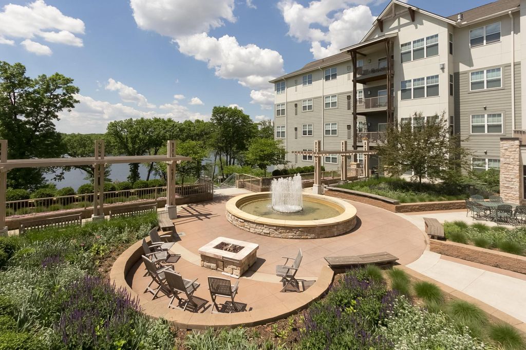 1900 Rush Lake Trail 110, New Brighton, MN 55112