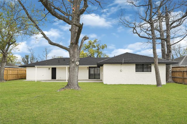 8931 Blankenship Drive, Houston, TX 77080